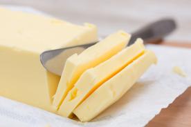 Nepromastitelný papír pro balení másla a tuků