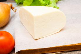 Nepromastitelný papír pro balení sýrů